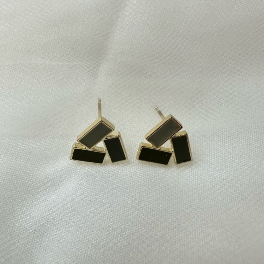Contrast Color Geometric Earrings